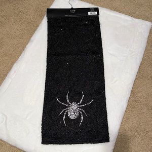 NWT Sparkly Spider Web Halloween table runner